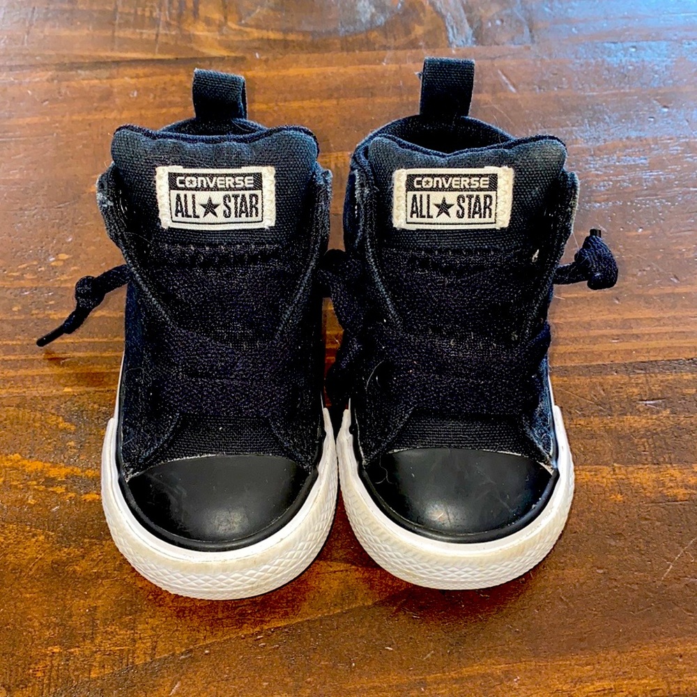 Size 5 toddler black converse
